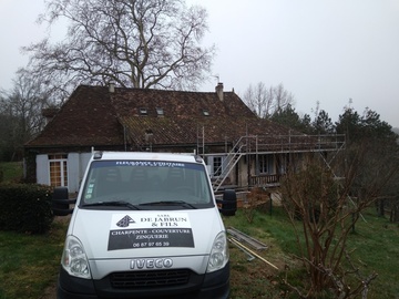 Travaux de couverture à Bergerac : tuiles changées, toiture protégée – DE JABRUN & FILS