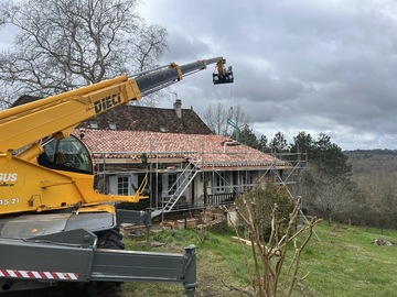 Travaux de couverture à Bergerac : tuiles changées, toiture protégée – DE JABRUN & FILS