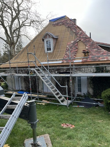 Travaux de couverture à Bergerac : tuiles changées, toiture protégée – DE JABRUN & FILS